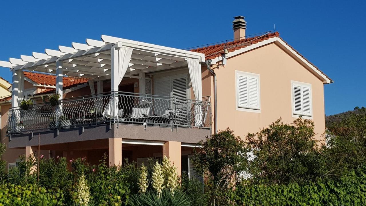 Apartmani Villa Lilliana Tribalj Esterno foto